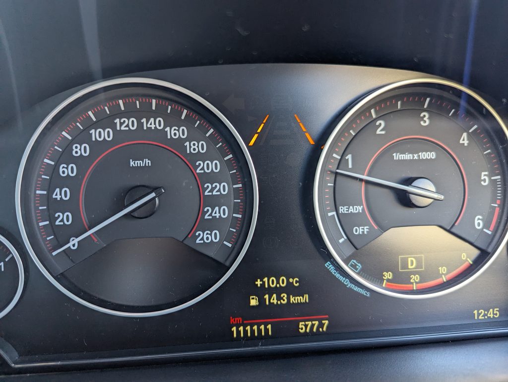 BMW F30 320d 純正アナログメーター 111111kmゾロ目