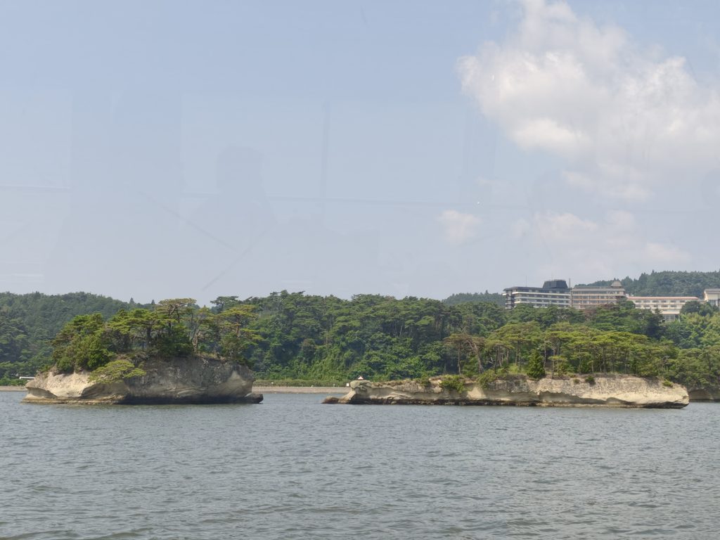 松島湾一周遊覧船から間近で見えた絶景の島々